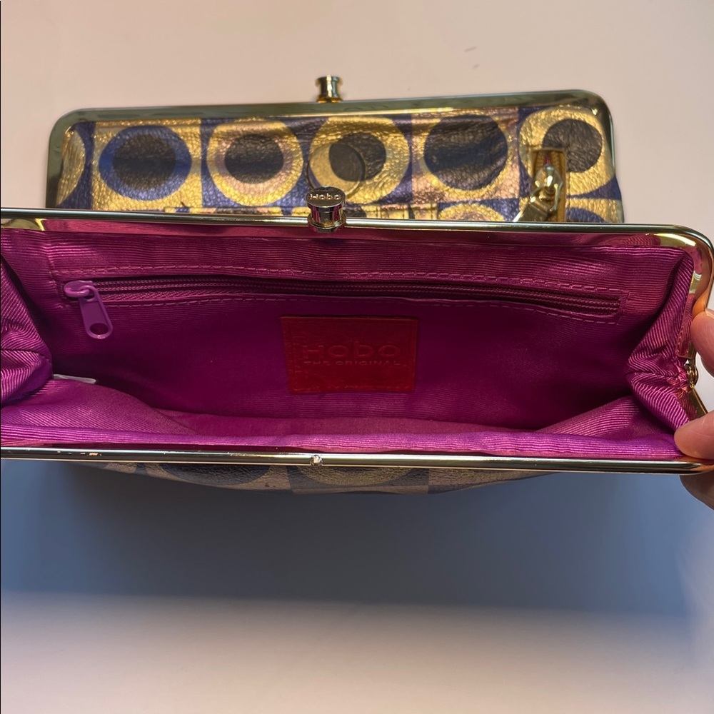 HOBO Original Lauren clutch wallet with metallic geometric design - Picture 6 of 10